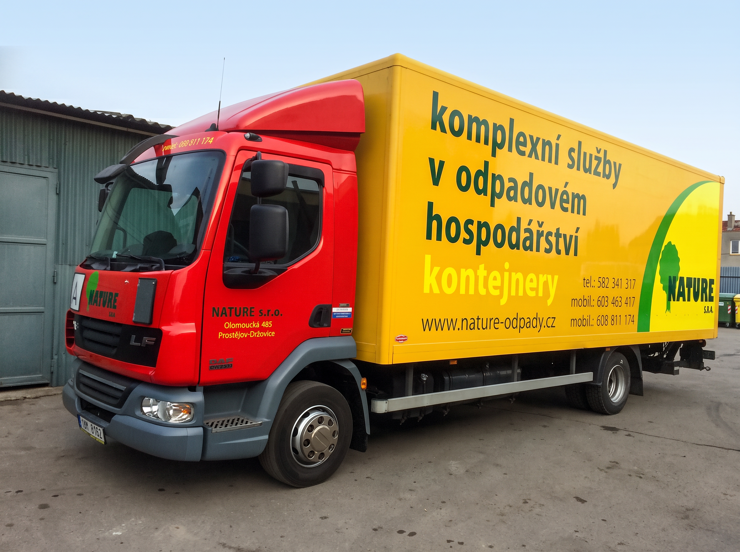 Skříňový DAF s elektrickým čelem